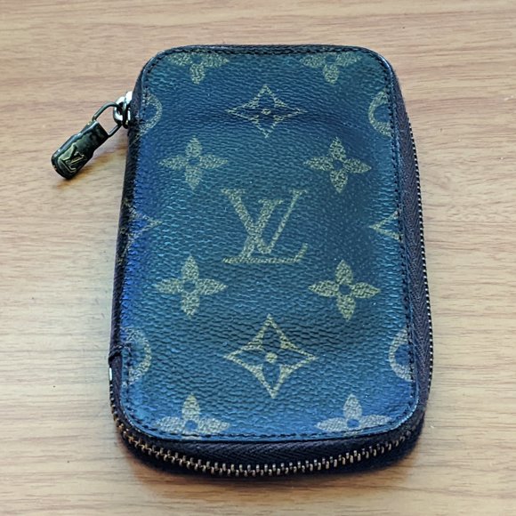 Louis Vuitton Accessories - Louis Vuitton Monogram Key Case***